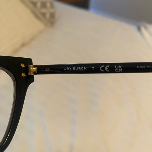 Tory Burch black-rimmed eyeglasses with case - Picture 4 of 9